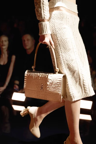 Look 28